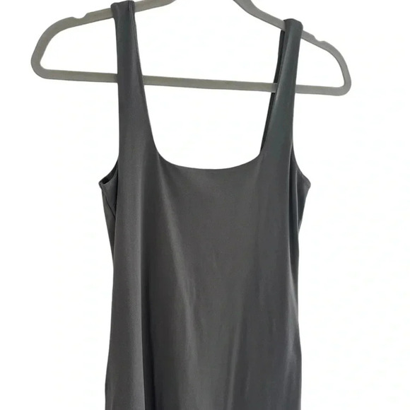 BIRCH AND STONE women's grey size Medium contour collection sleeveless above Kne - Picture 2 of 7